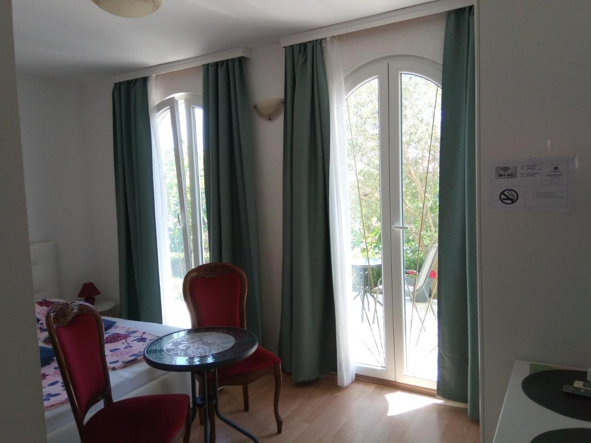 Ana Rooms Đảo Krk Ngoại thất bức ảnh